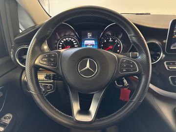 Mercedes V 220 - 11