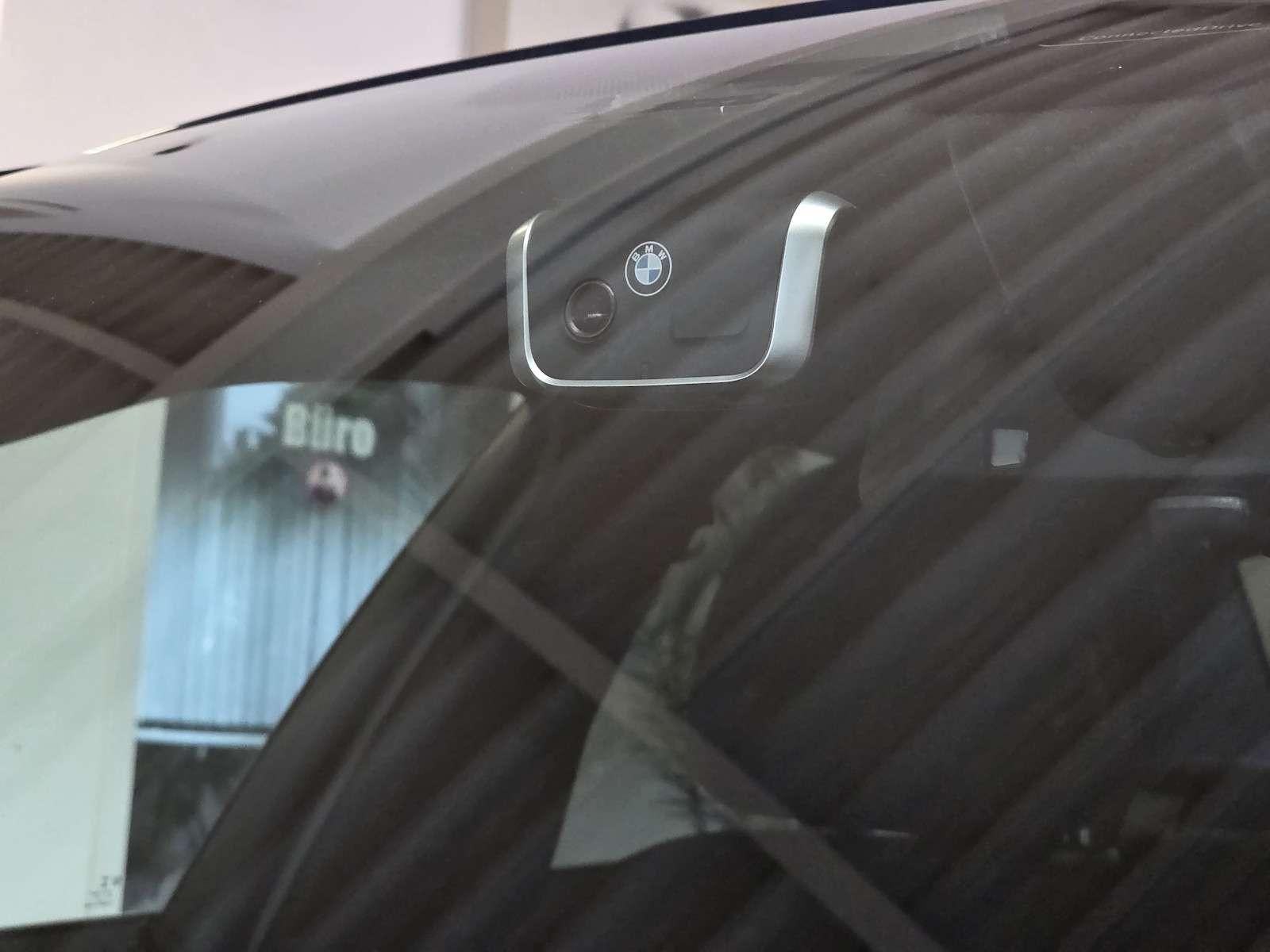 Fahrzeugabbildung BMW 530i xDrive M Sport/Shadow/StandHz/Virtual/36...