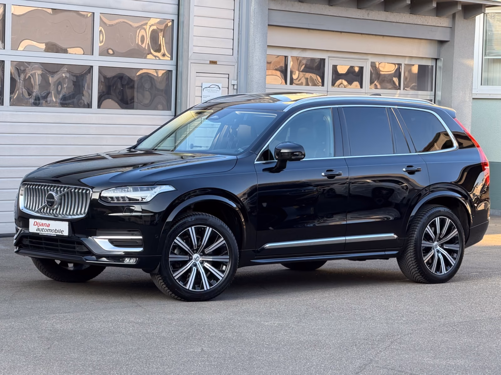 Volvo XC90 B5 D Bright Luft 7Sitze AHK Pano H&K wieNEU