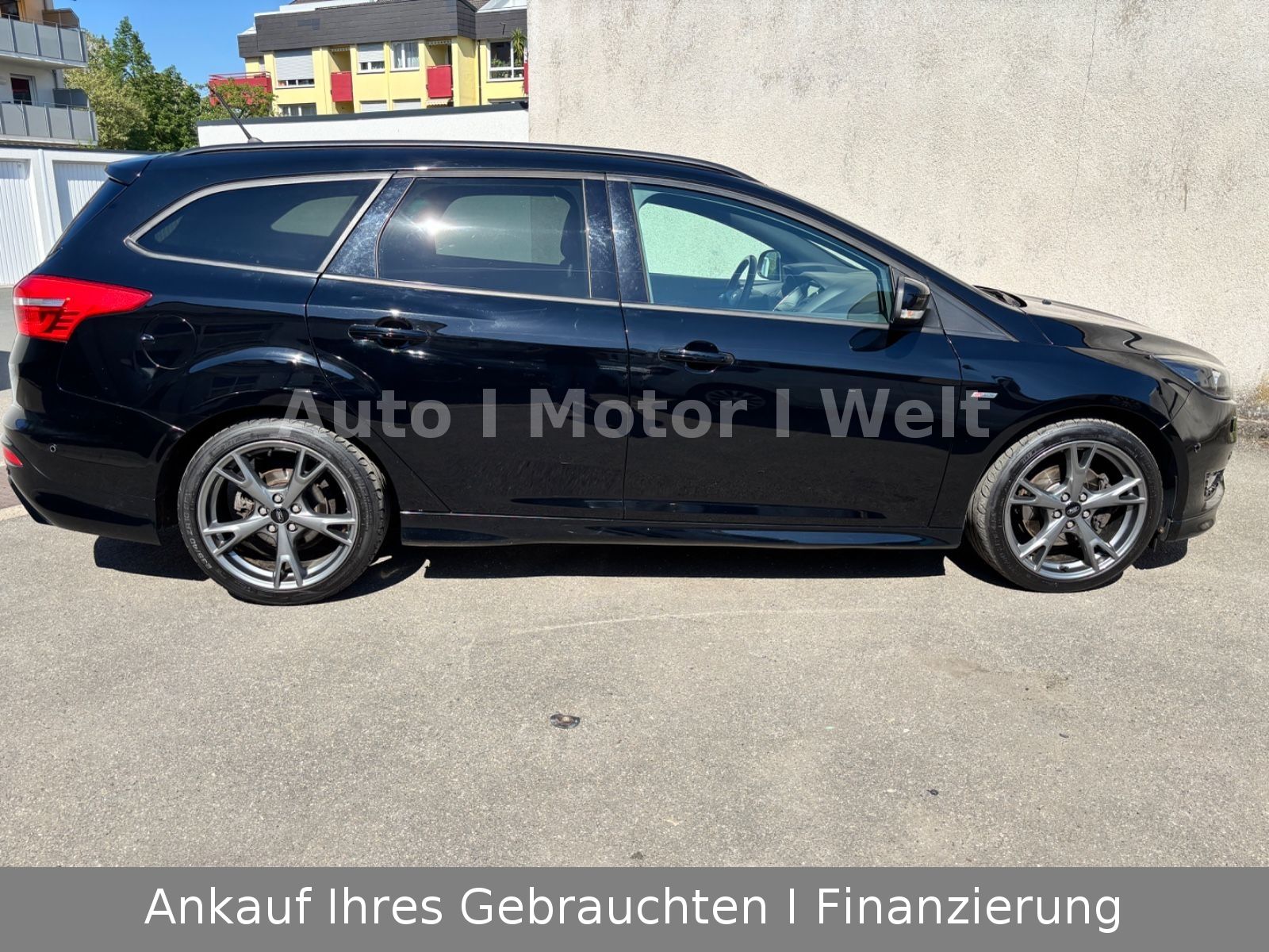 Fahrzeugabbildung Ford Focus Turnier ST-Line SYNC/LED/XENON/ALU/NAV/SHZ