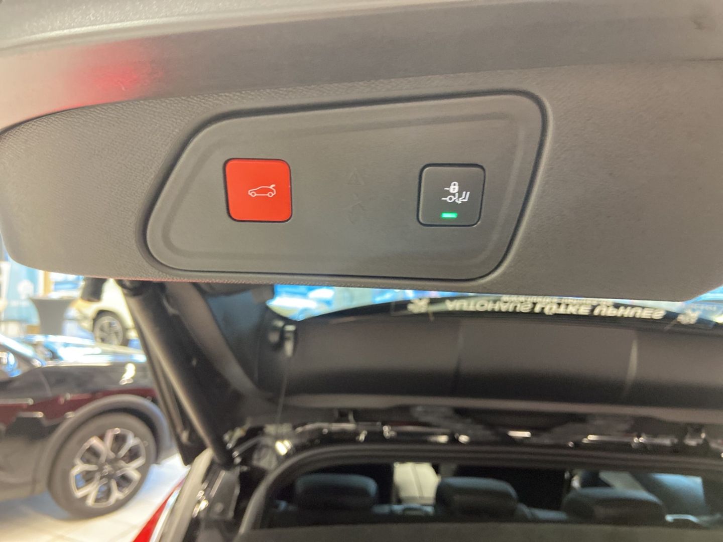 Fahrzeugabbildung Peugeot 3008 GT Plug-In 225 e-EAT8 StandHZG El. Pano.Nav