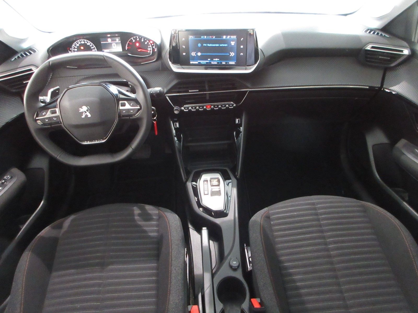 Fahrzeugabbildung Peugeot 208 Active Pack 1.2T LED/NAVI/PDC/TEMPOMAT