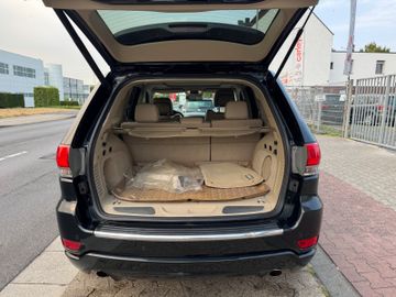 Jeep Grand Cherokee - 10
