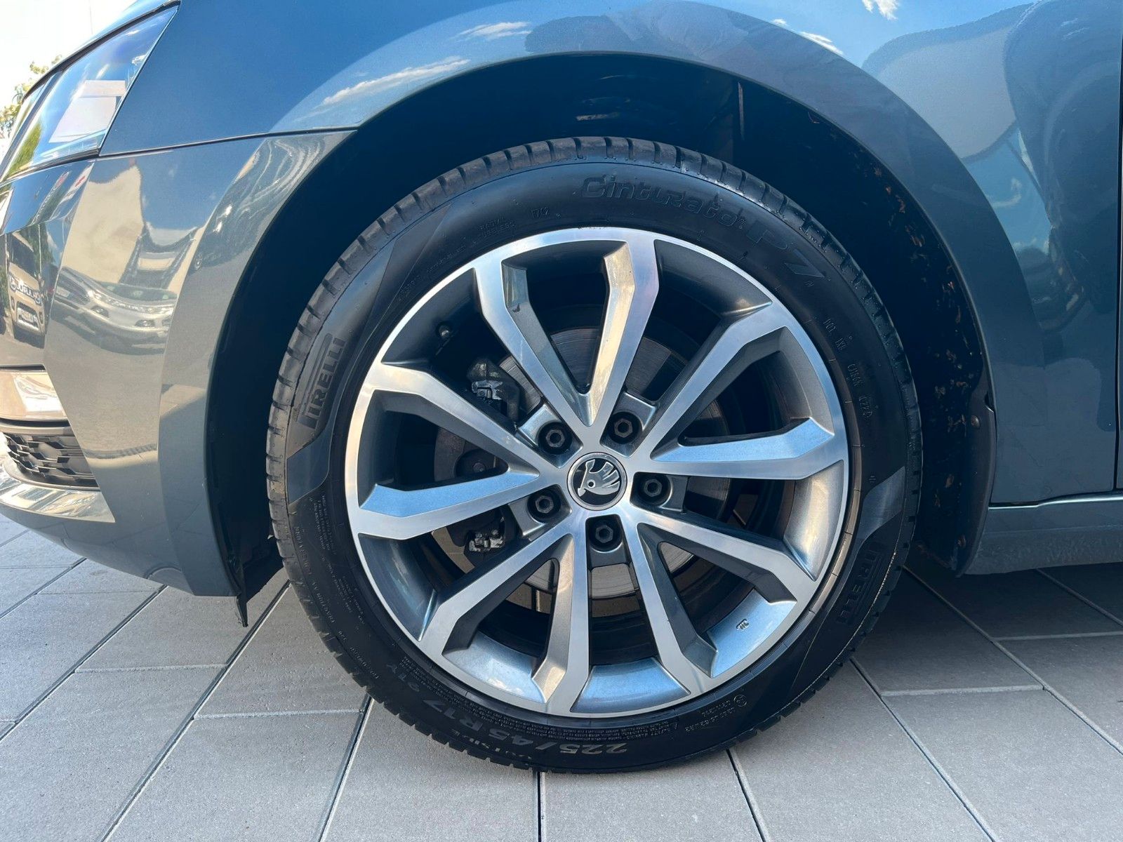 Fahrzeugabbildung SKODA Octavia 1.4 TSI Combi Drive*RFK*AHK*PDC*LED*