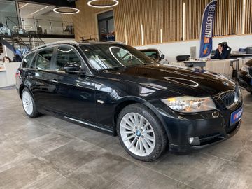 BMW Touring 330d xDrive *PANO*NAVI*PDC*SZHZ*LEDER*