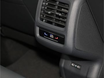 Volkswagen T-Roc R-Line 1.5 eTSI DSG AHK Kamera LED