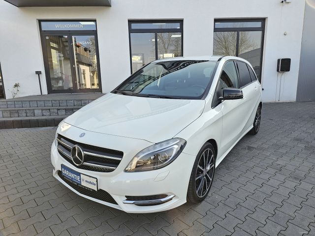 Mercedes-Benz B 180 d Sportpaket NAVI RFK TEILLEDER AUS 1.HAND