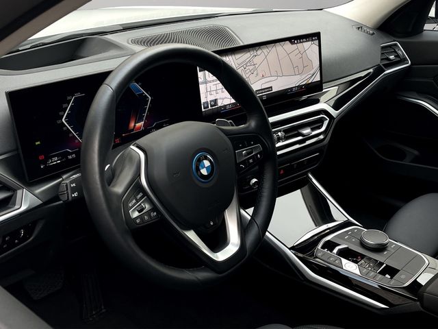 Foto Nummer 7: BMW 330e