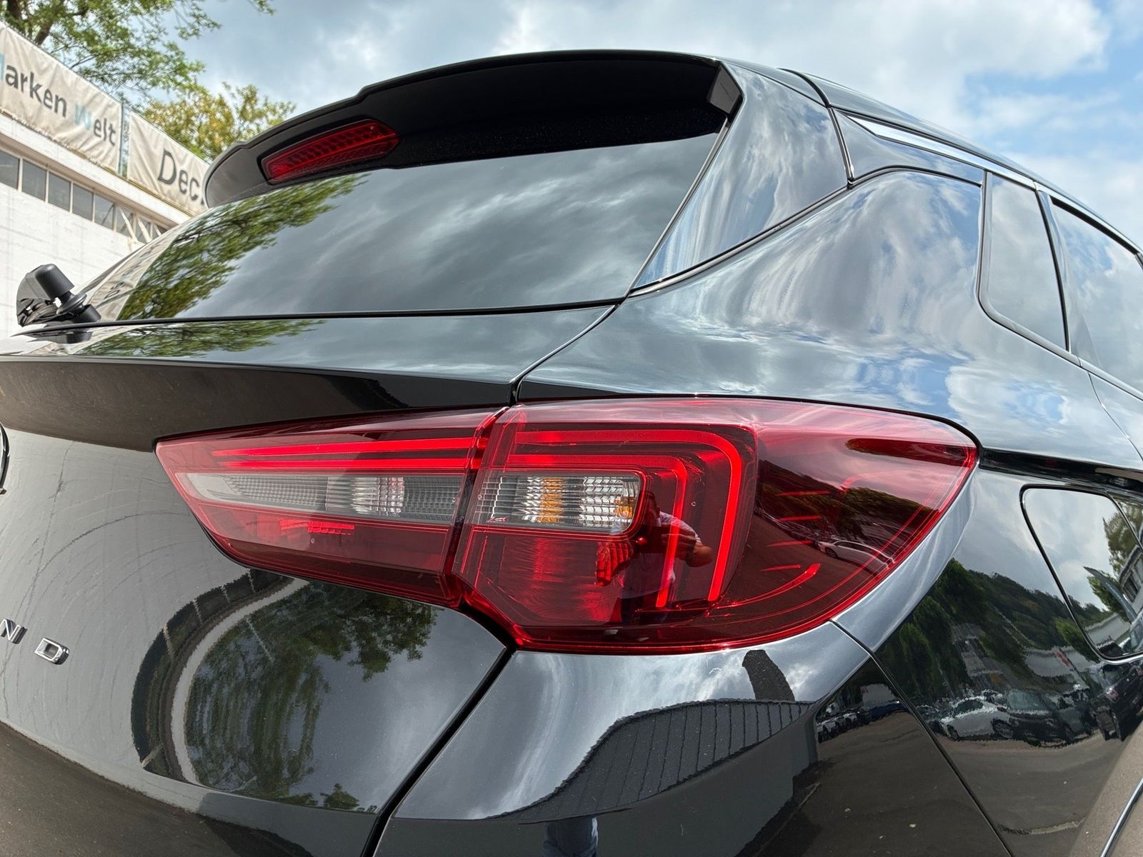 Fahrzeugabbildung Opel Grandland 1.2 Turbo Elegance 360,KlimaA,LED,Navi