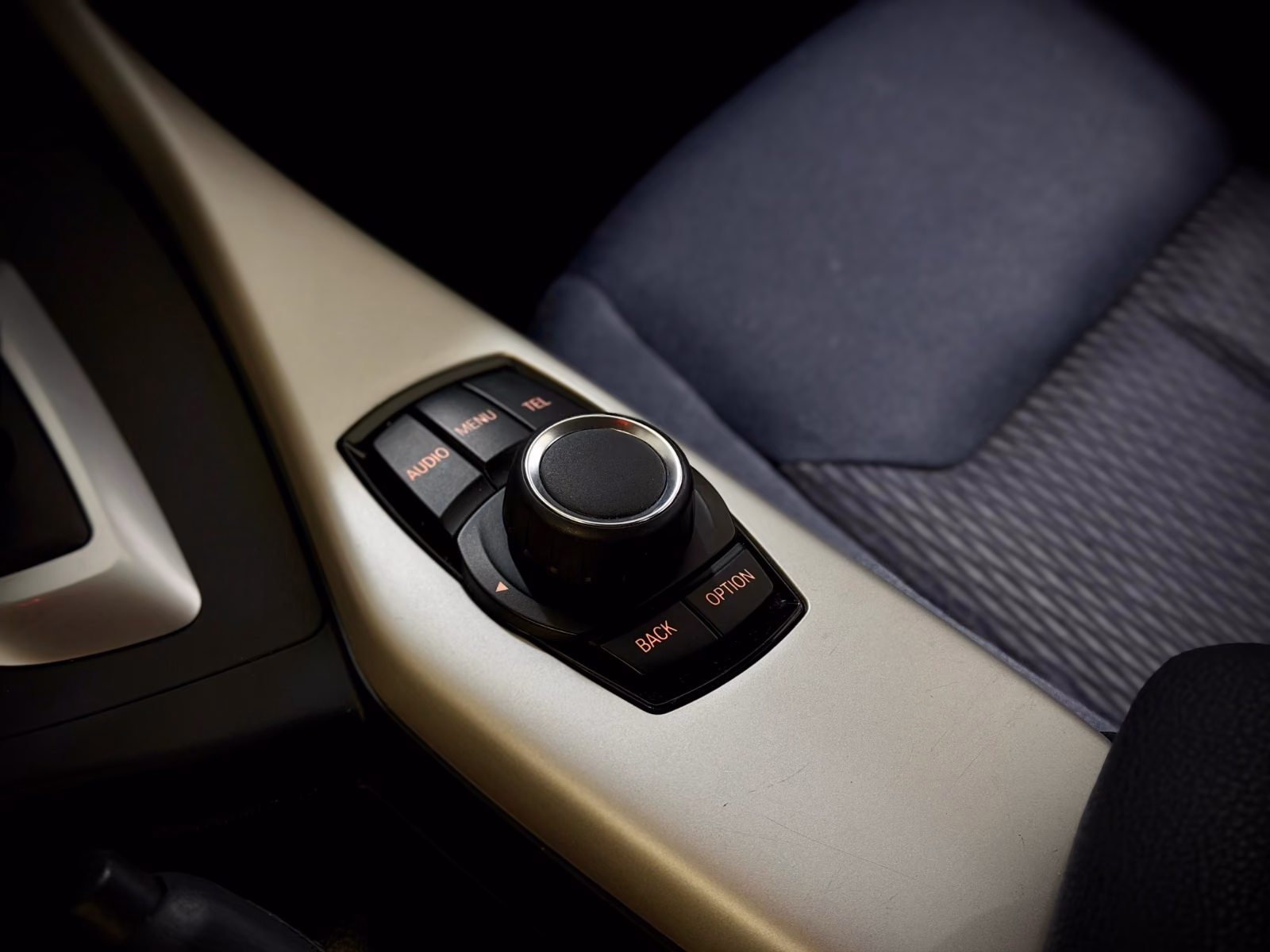 BMW 118 i|AUTOMATIK|2.HAND|SCHECKHEFT|XENON|PDC|TÜV