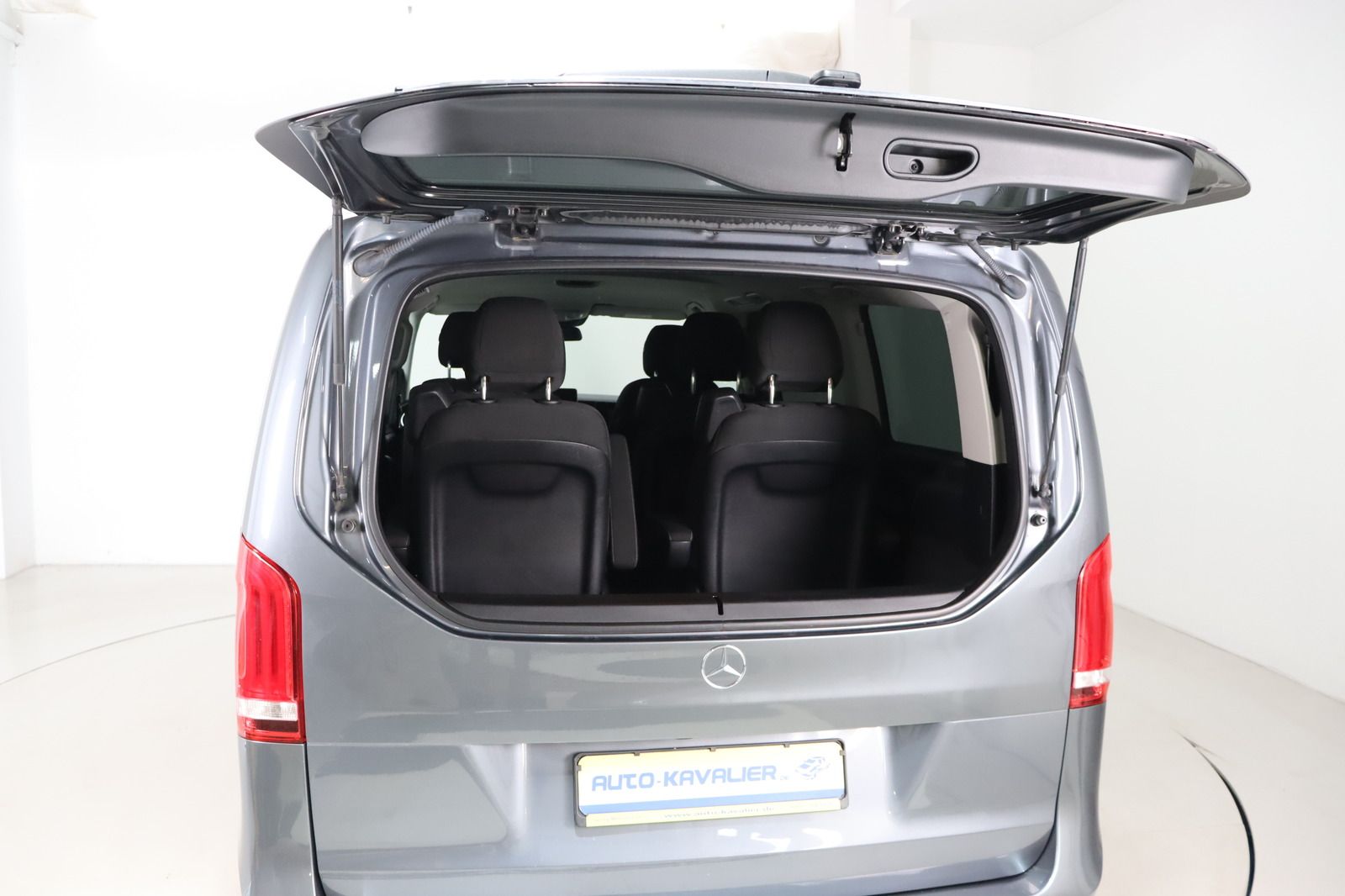 Fahrzeugabbildung Mercedes-Benz V 250 d lang 4-Matic * PDC * Navi * SHZ