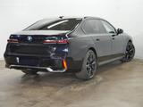 BMW i7 xDrive60 Limo M Sport || Massage B&W Autobahn - BMW: 7 Xdrive