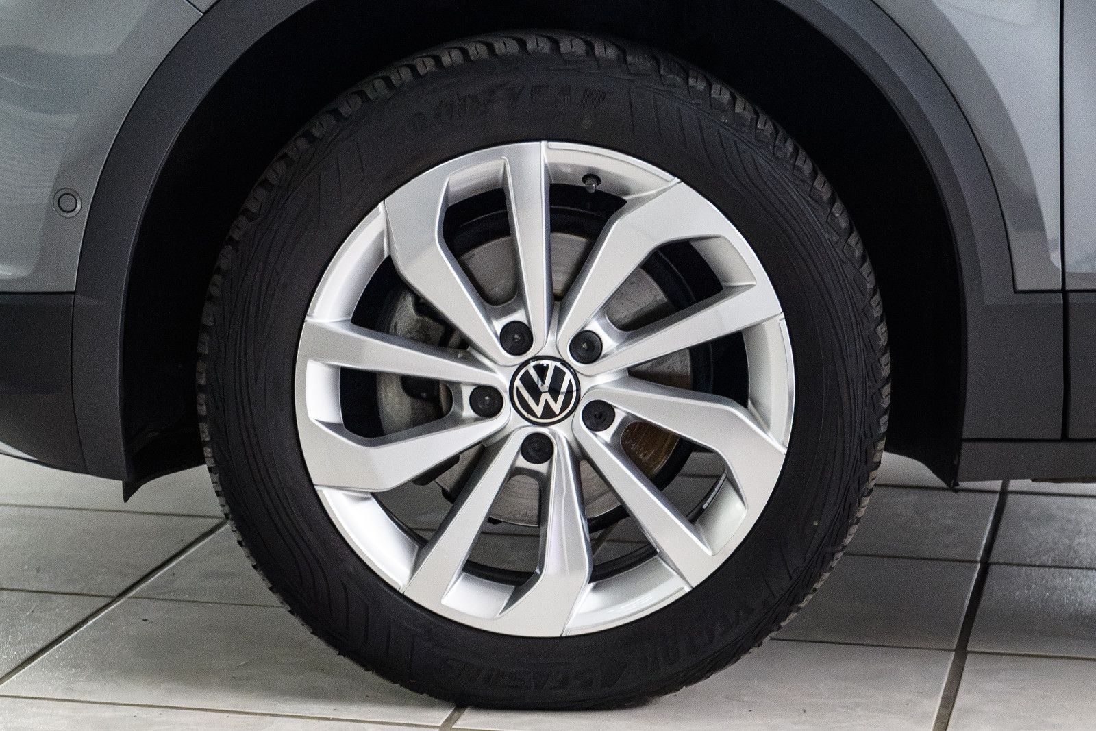 Fahrzeugabbildung Volkswagen T-Roc Style 1.5l TSI DSG +Navi +AHK +ACC +LED