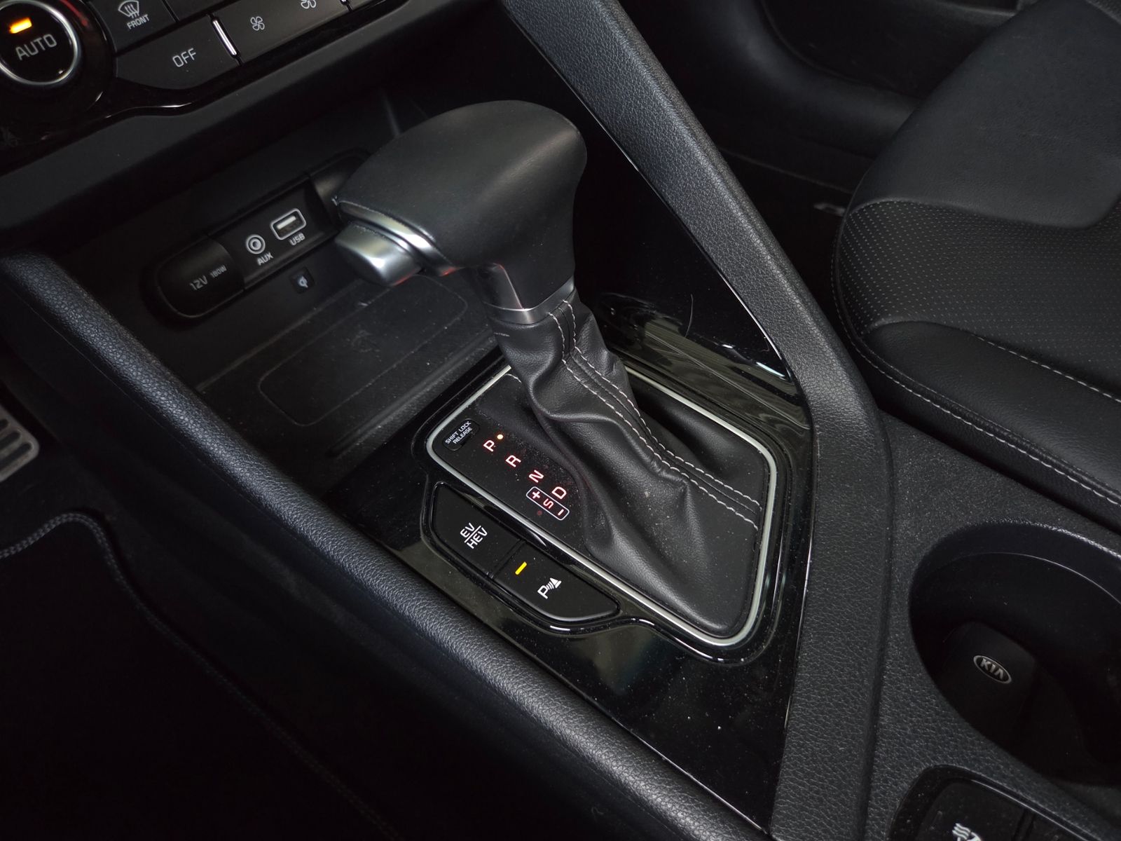 Fahrzeugabbildung Kia Niro Spirit PHEV AHK MEMORY LED NAVI SHZ RFK