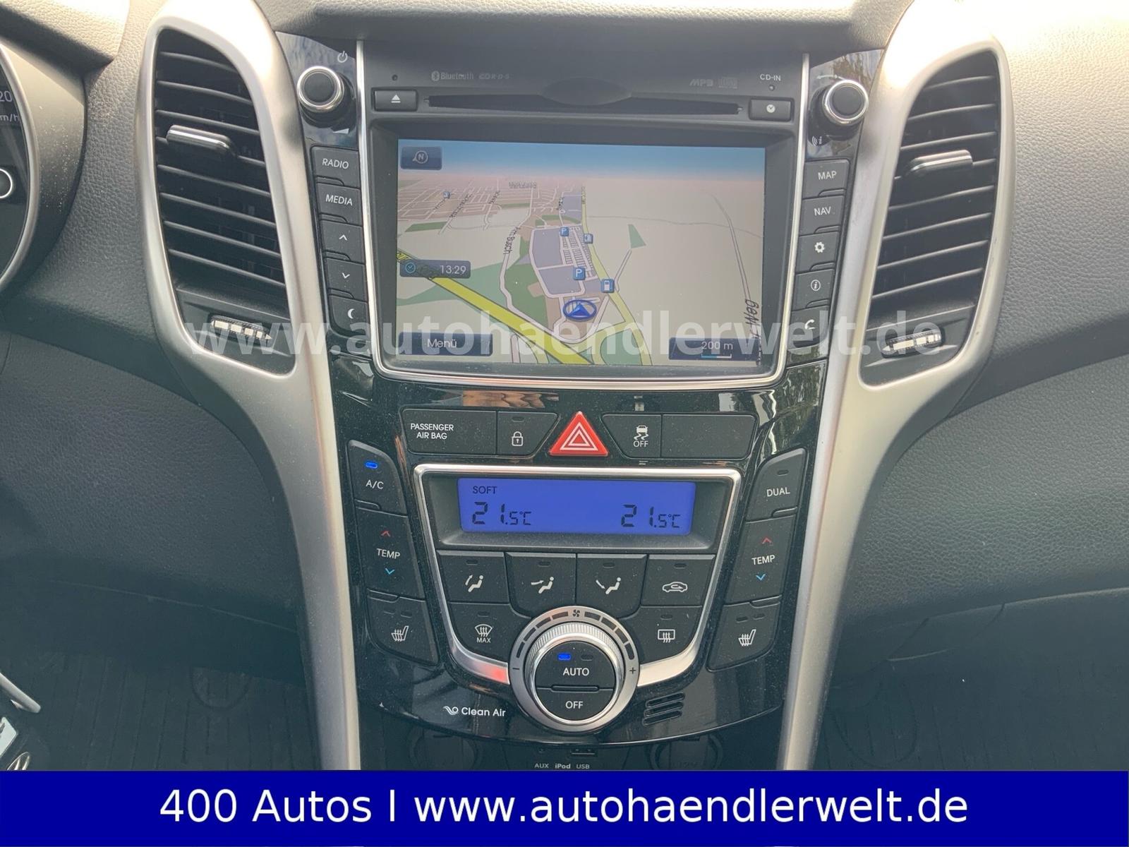 Hyundai i30 2015 — photo 14