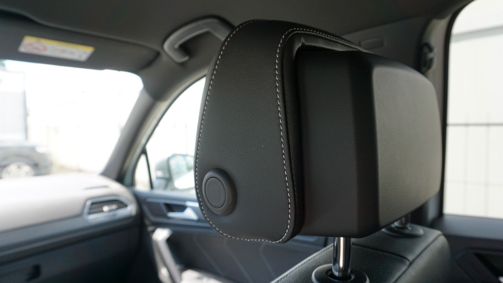 Fahrzeugabbildung Volkswagen Tiguan Allspace R-Line 4M LED,Navi,PDC,AHK