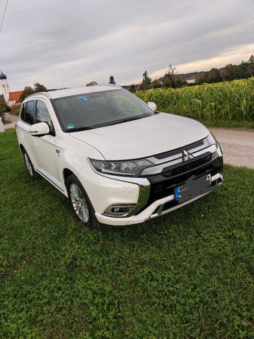 Mitsubishi Outlander Hybrid