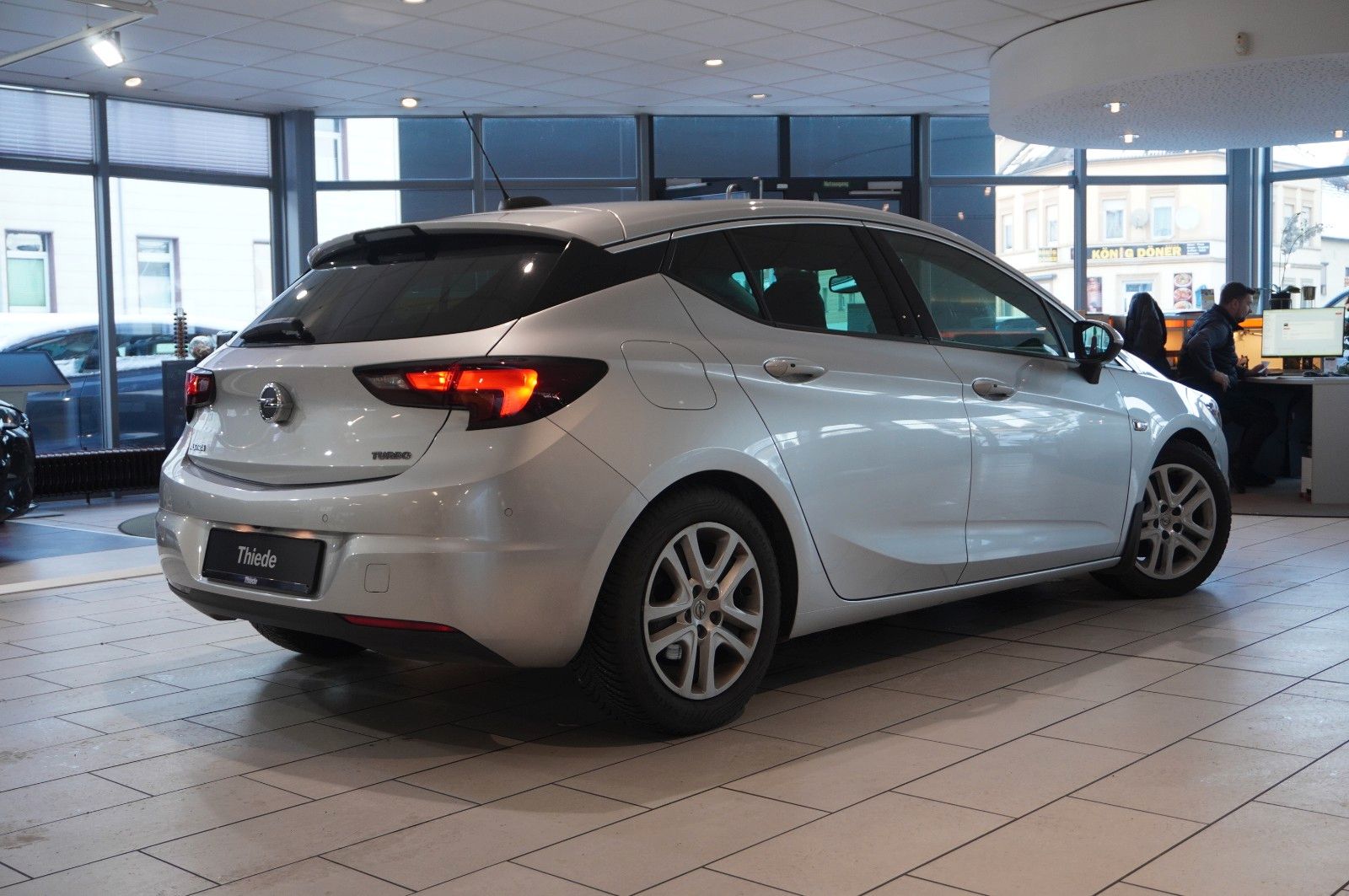 Fahrzeugabbildung Opel Astra K Lim. 1.4T INNOV. NAVI/LED/KAMERA/TEMP.