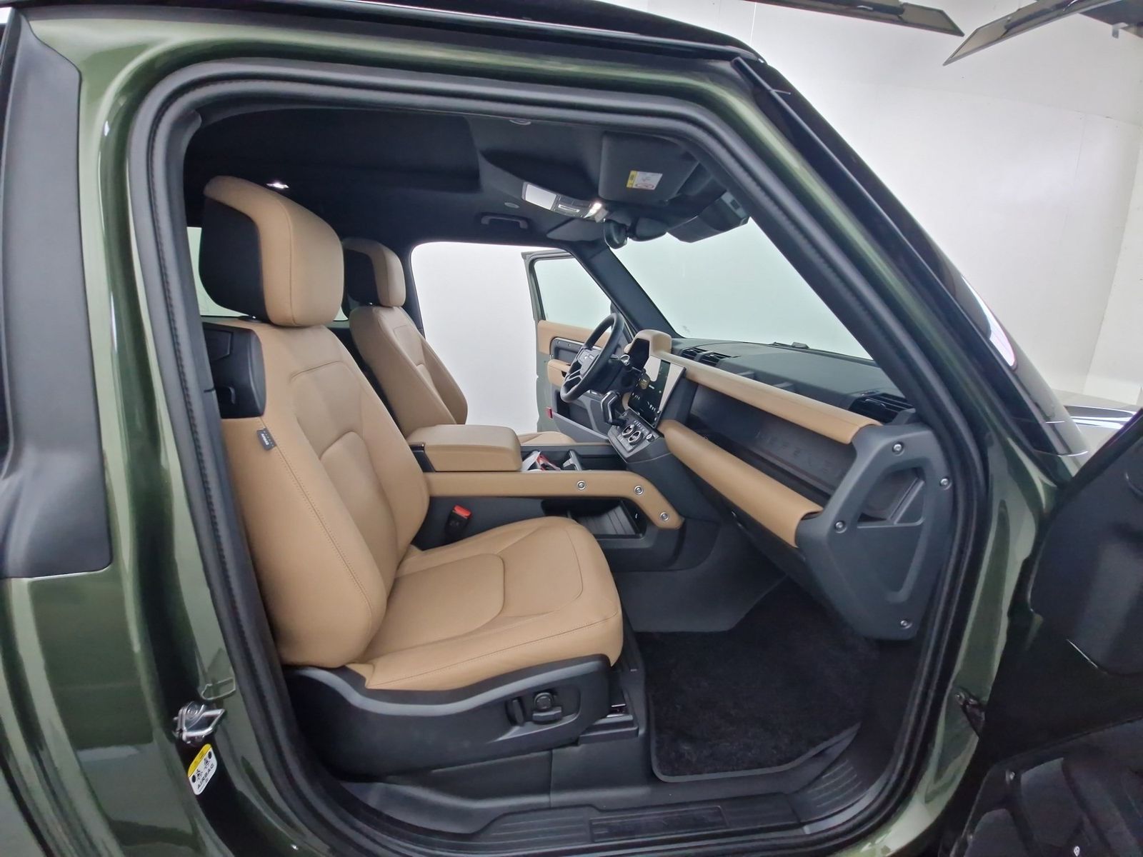LAND ROVER Defender 90 D350 X-Dynamic SE AHK Matrix 22-Zoll – Bild 10