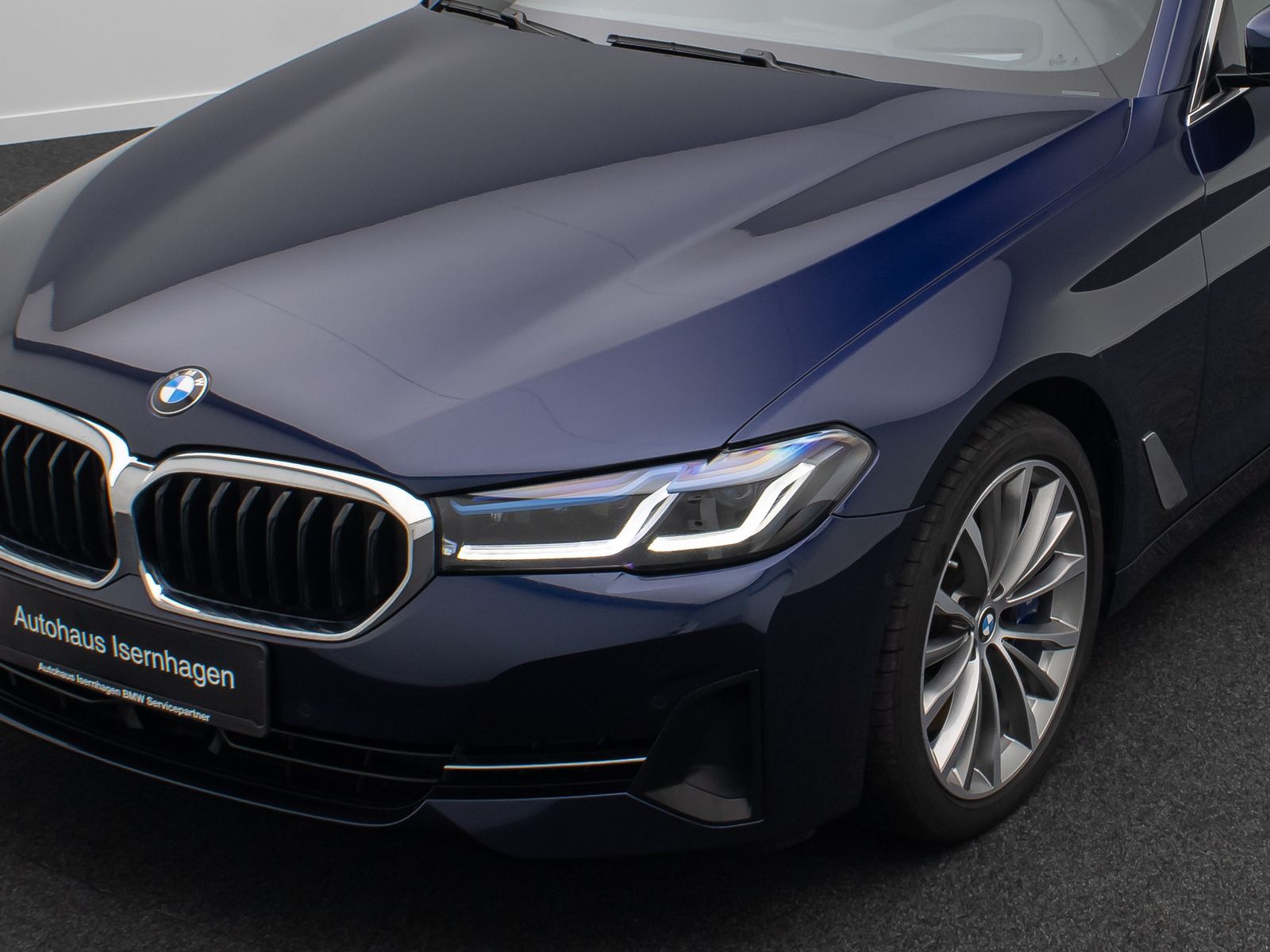 Fahrzeugabbildung BMW 540d xD DisplKey Laser DAB MSport HUD H/K 19Zoll