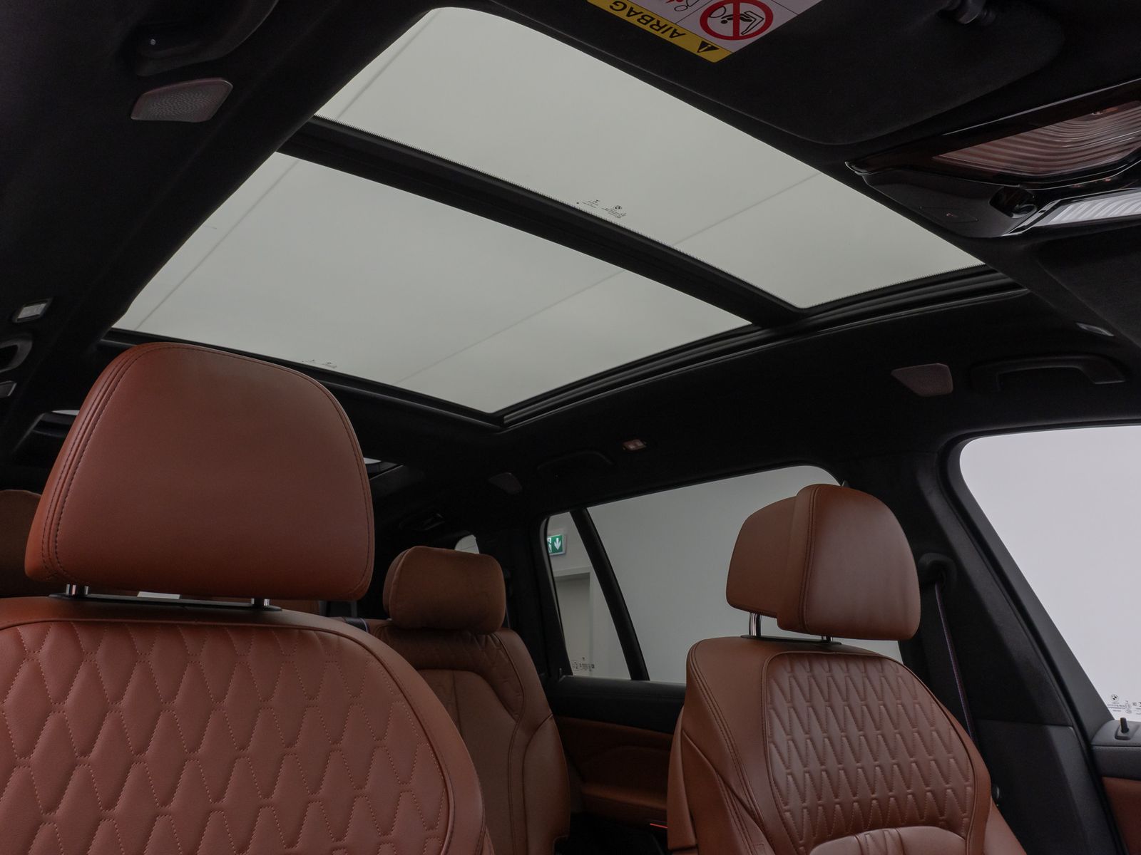 Fahrzeugabbildung BMW X7 M60i xD B&W Panorama HUD 360° Individual 22"