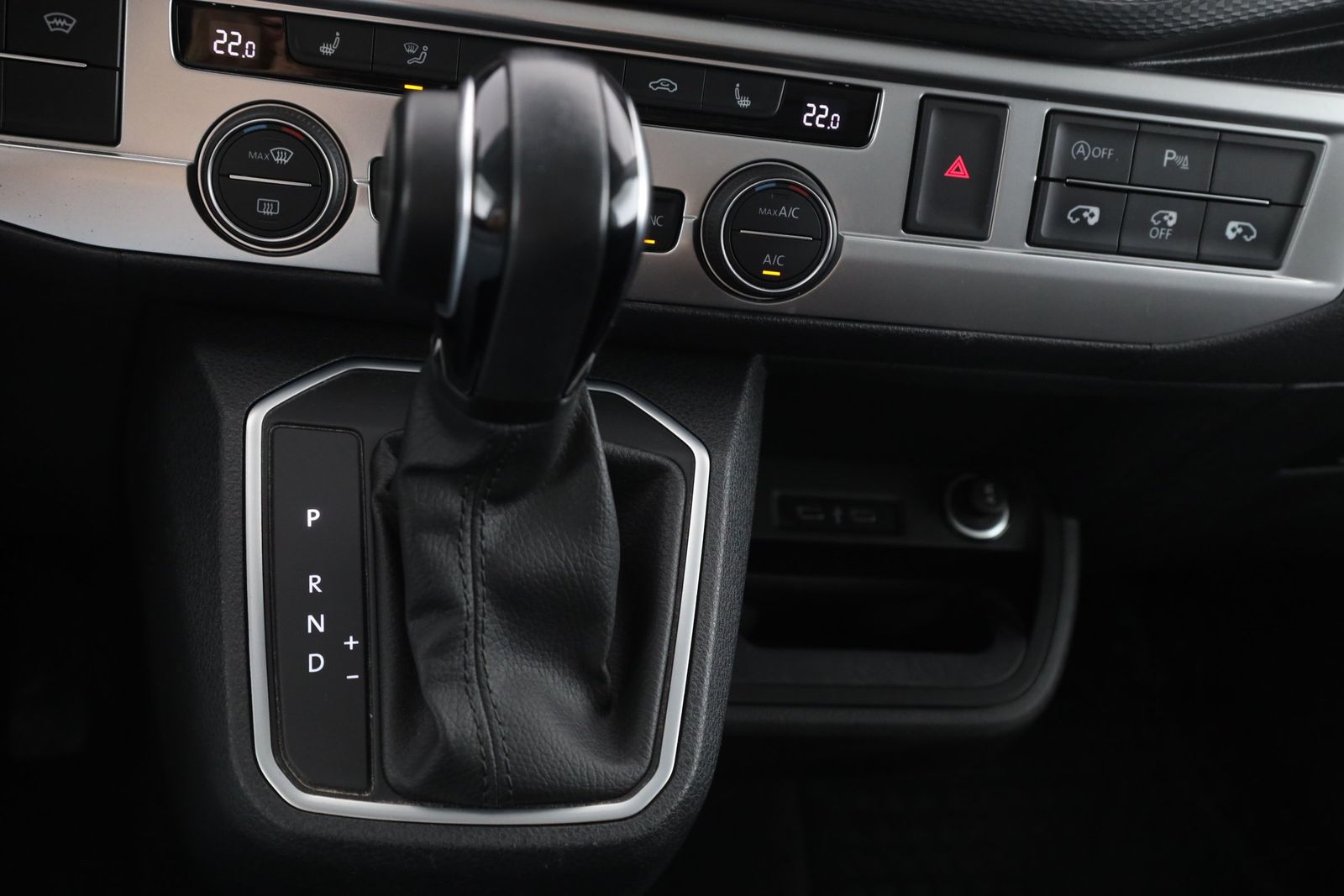 Volkswagen T6.1 Multivan TDI COMFORTLINE | LED | NAVI | AHK foto 16