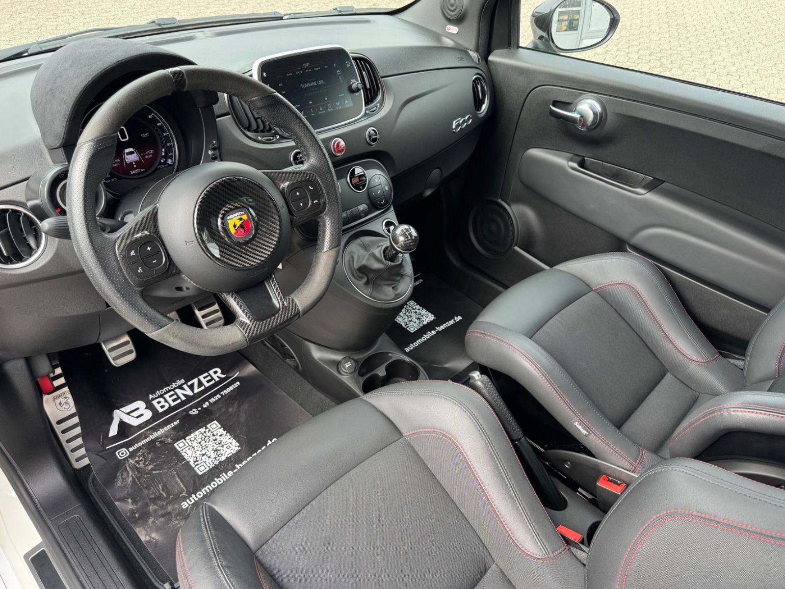 Fahrzeugabbildung Abarth 595 esseesse/CARBON/Akrapovic/MATT/Maxton-Design