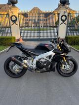 Aprilia Tuono V4 R APRC - APRILIA TUONO V4R APRC