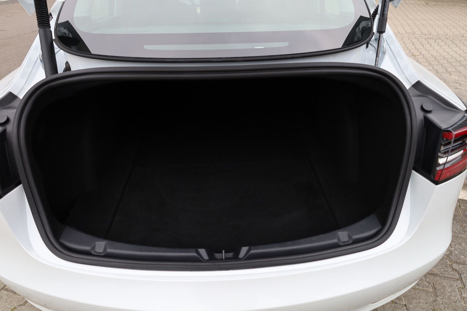 Tesla Model 3 Performance Dual AWD Long Range 20Zoll foto 8