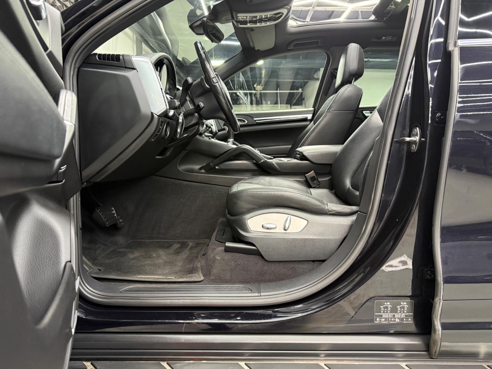 PORSCHE CAYENNE DIESEL 3.0 V6 245ch 4X4 - PNEUMATIQUE - TOIT PANORAMIQUE - CUIR - CAMÉRA DE RECUL - XÉNON