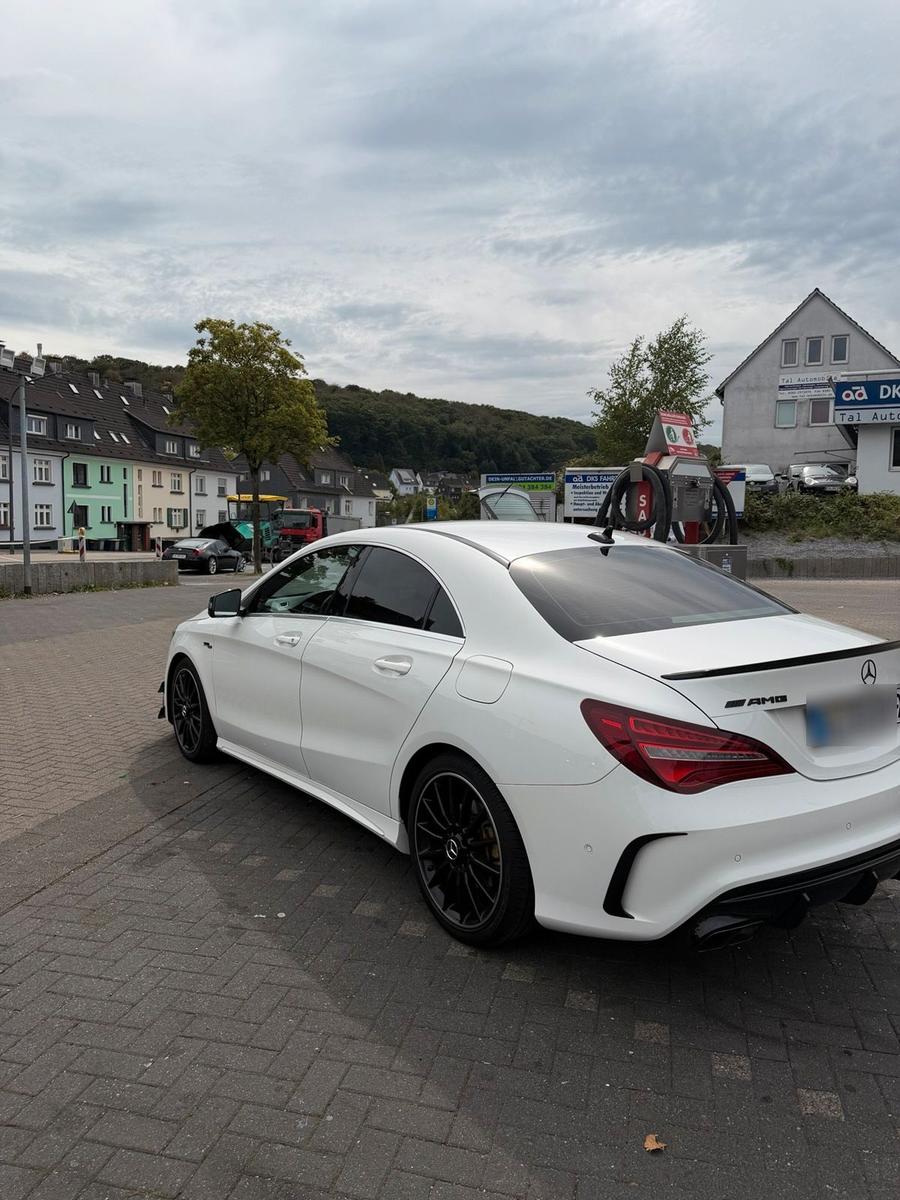 Mercedes-Benz CLA 180