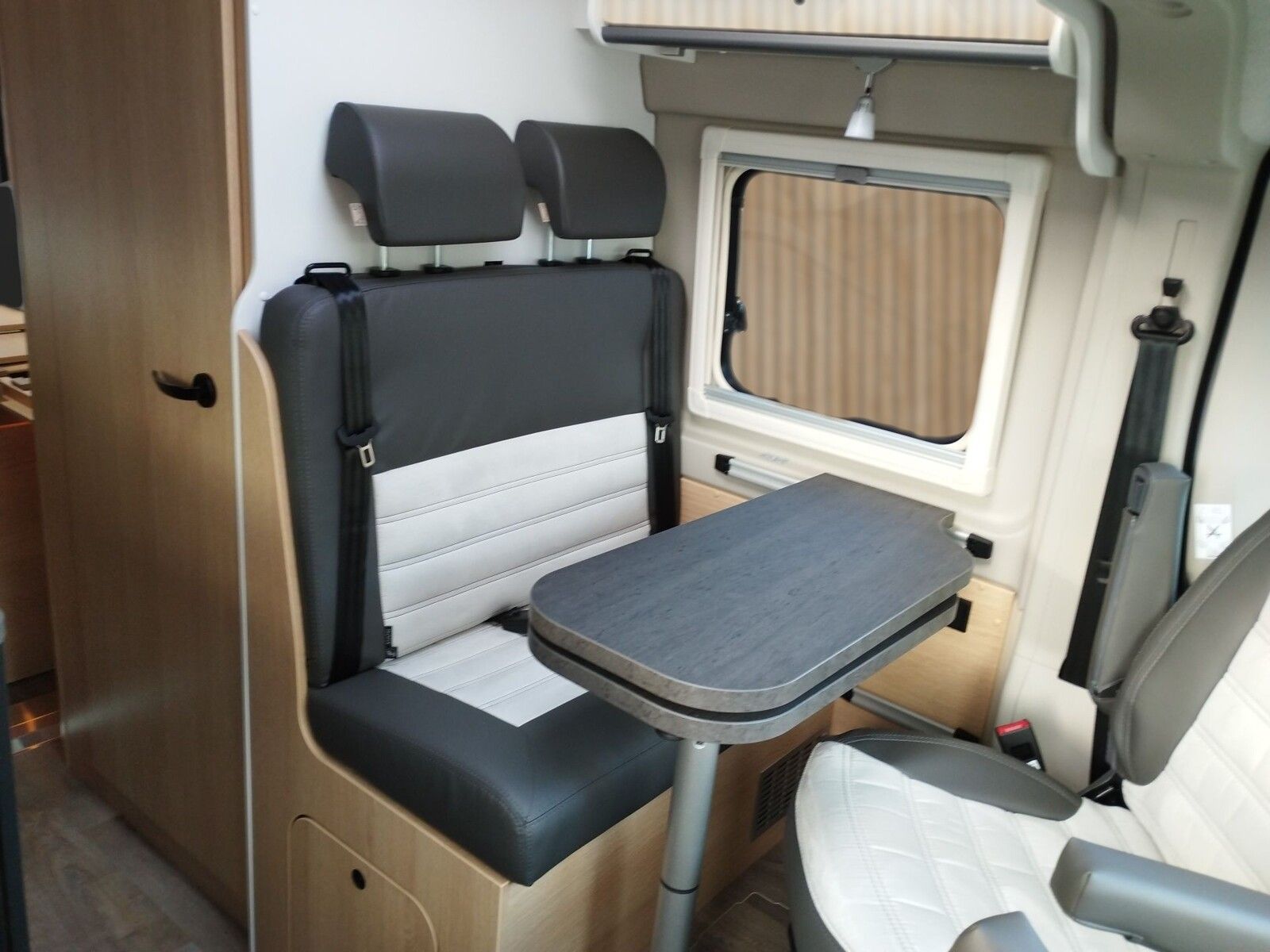 Fahrzeugabbildung Sunlight Adventure Cliff 602 Automatik, Dörr Edition, LTE