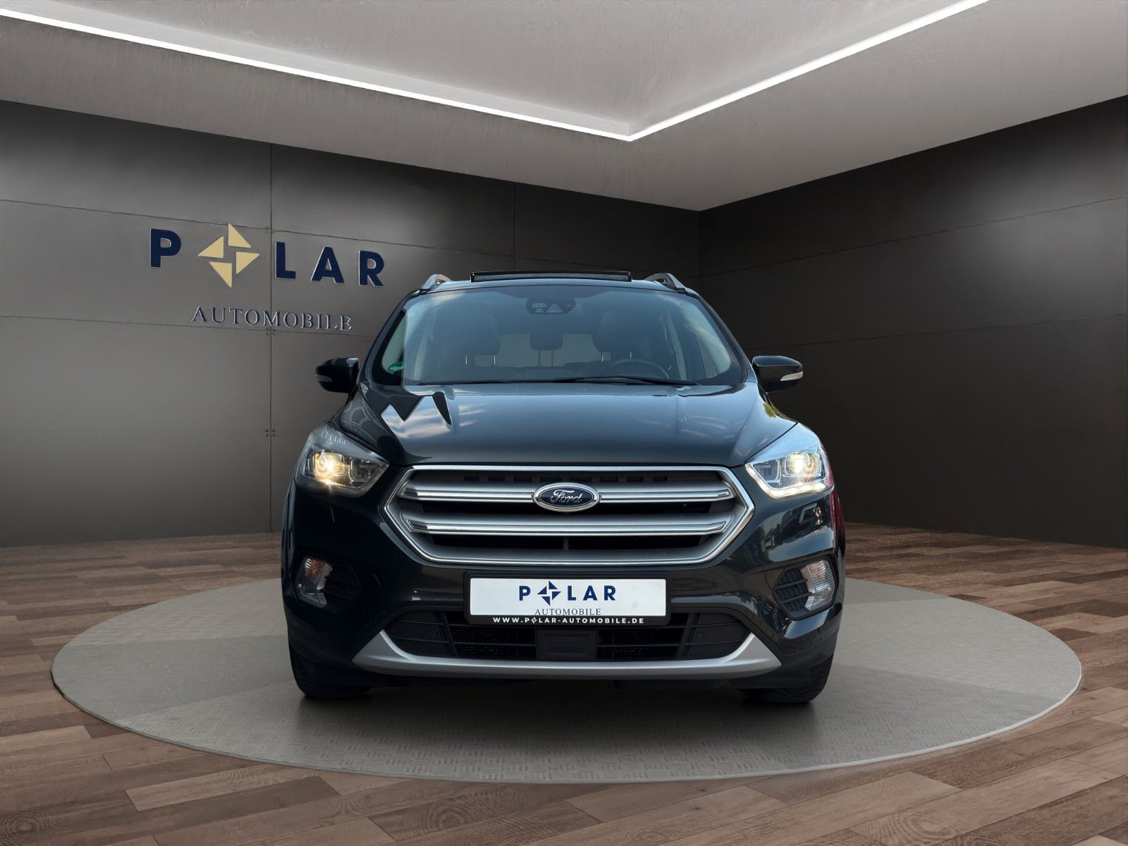 Fahrzeugabbildung Ford Kuga Titanium*Bhz-Lenkrad*RFK*ACC*Pano*Bi-Xenon*