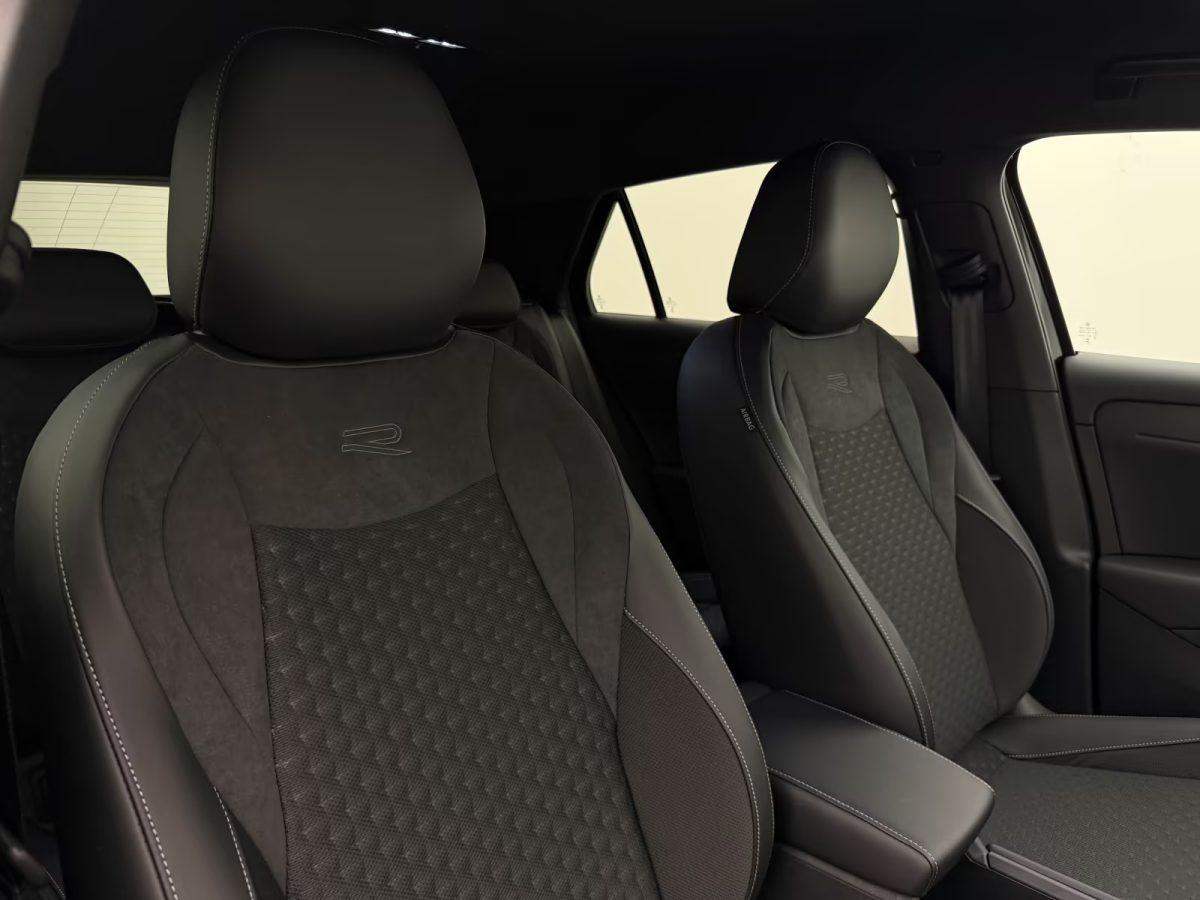 Volkswagen T-Roc 1.5 eTSI DSG R-Line +BLACK-STYLE+CAM+AHK+