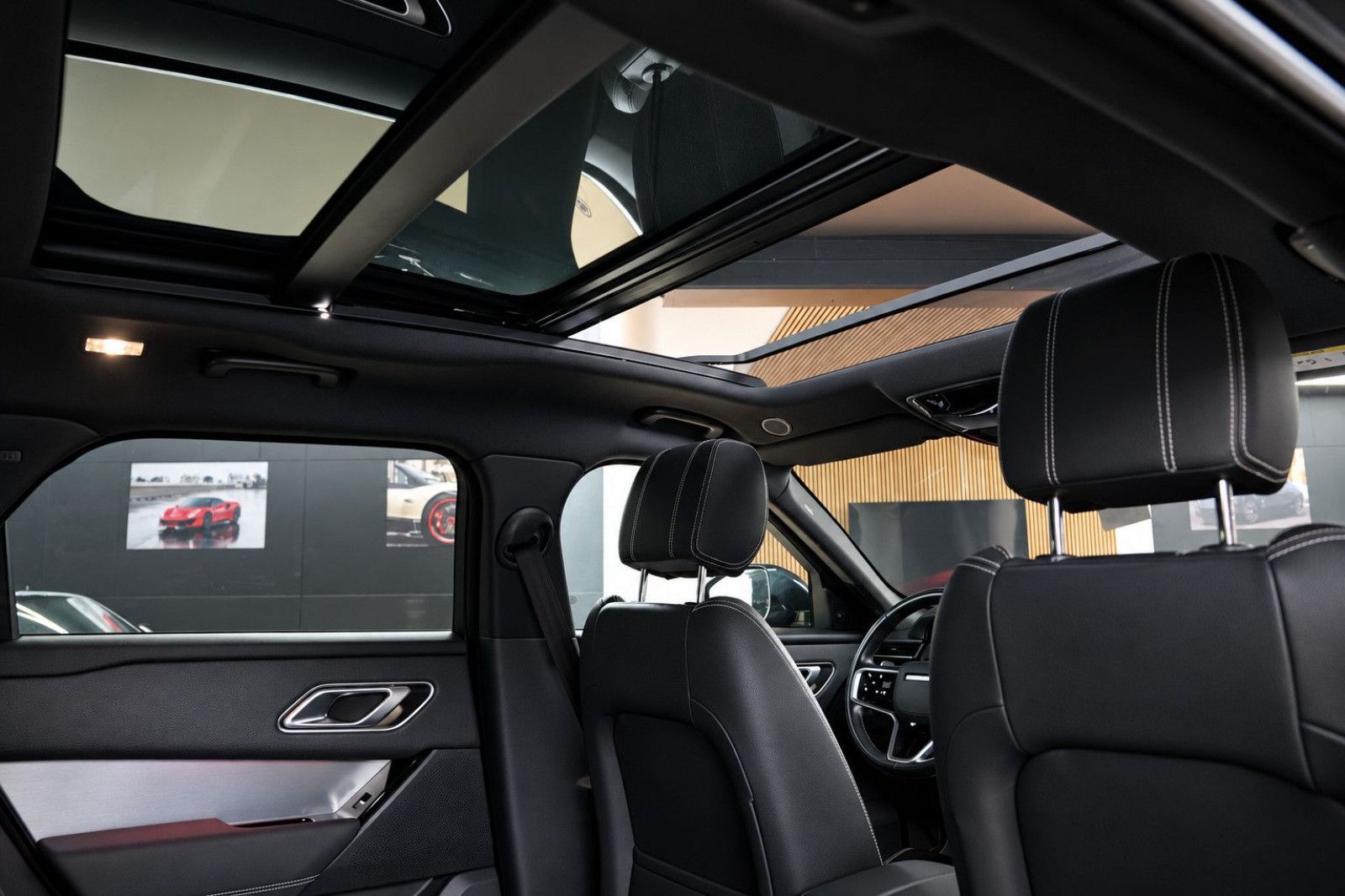 Fahrzeugabbildung Land Rover Range Rover Velar P400e *Panorama*Meridian*Kam
