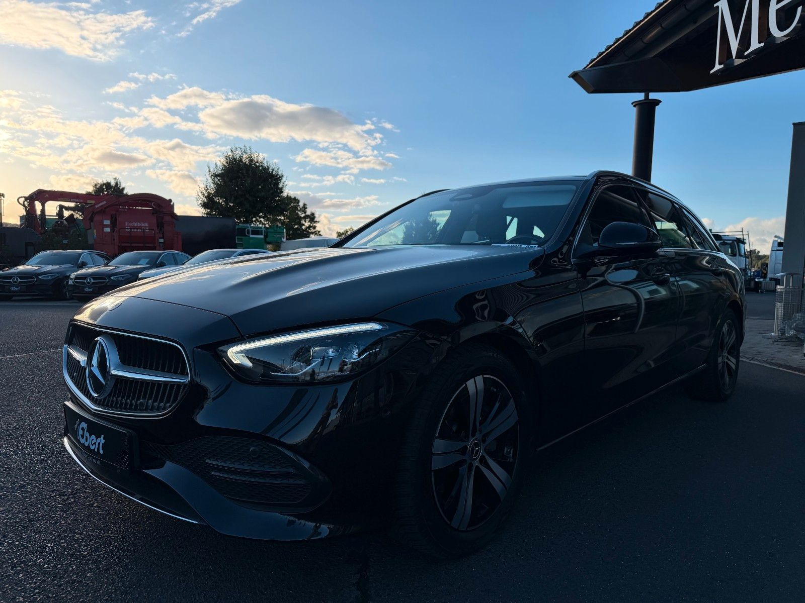 Fahrzeugabbildung Mercedes-Benz C 200d T AVANTGARDE EX/IN+STDHZG+RFK+AHK+SPUR+