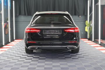 Mercedes E 200 - 3