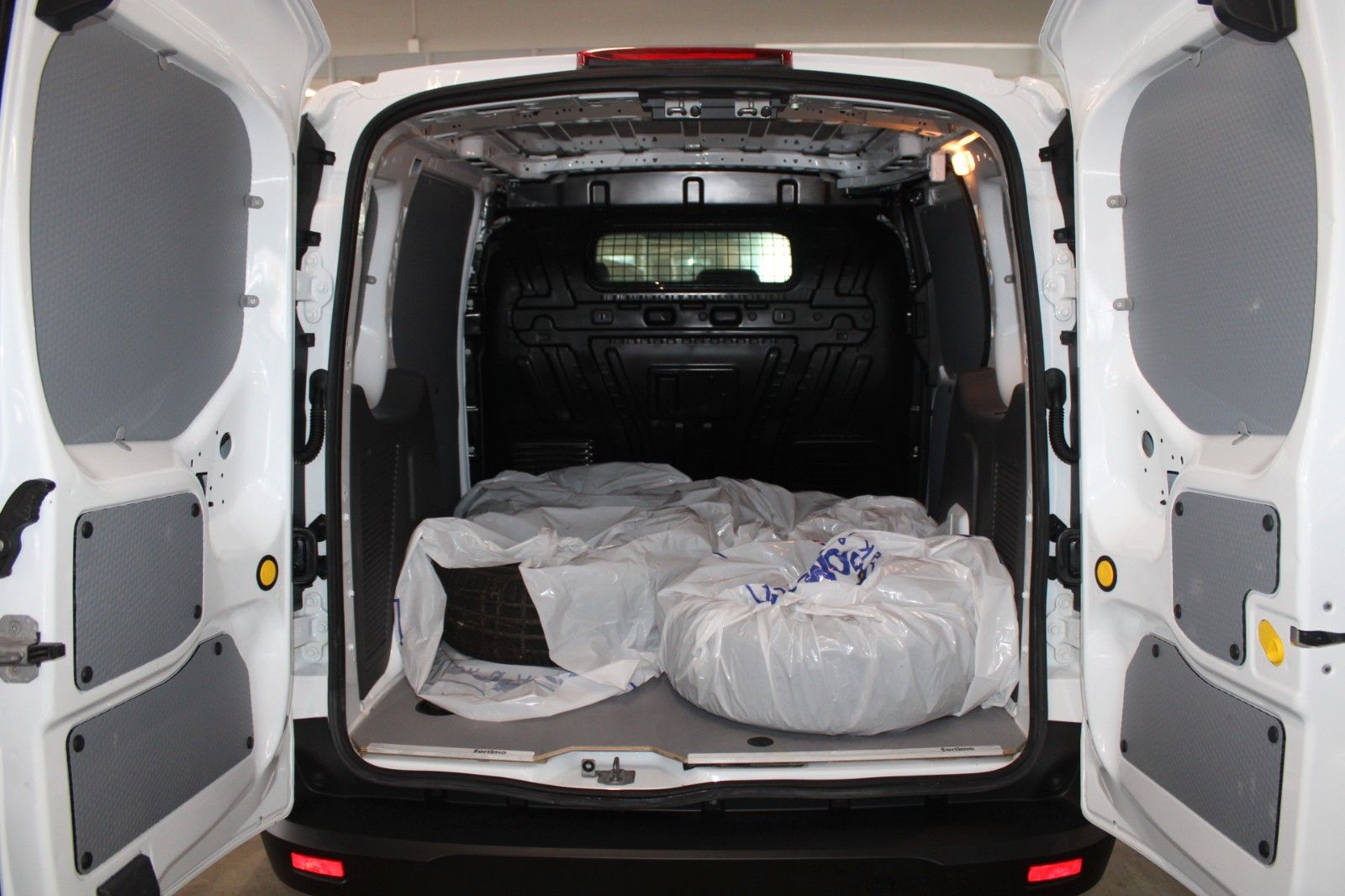 Fahrzeugabbildung Ford Transit Connect TREND KLIMA Standheizung 3-Sitze