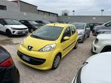Peugeot 107 1.0 68CV Km 120.000 x neopatentati - Peugeot 107: Gelb