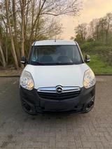 Opel Zum Verkauf steht ein gepflegter Opel Comb... - gebrauchte Opel Combo aus dem Jahr 2015