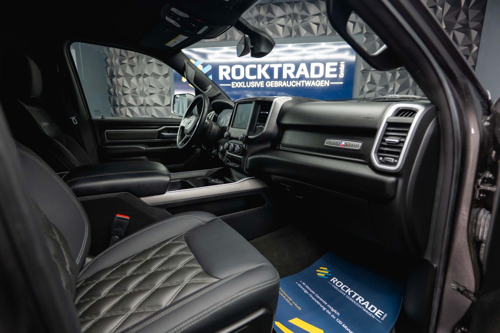 Fahrzeugabbildung Dodge RAM 5.7 V8 HEMI 4x4 OFFROAD Night-Paket *LED*19%