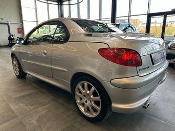 Peugeot 206 Cabriolet CC Platinum *TÜV NEU* Alu*Navi*