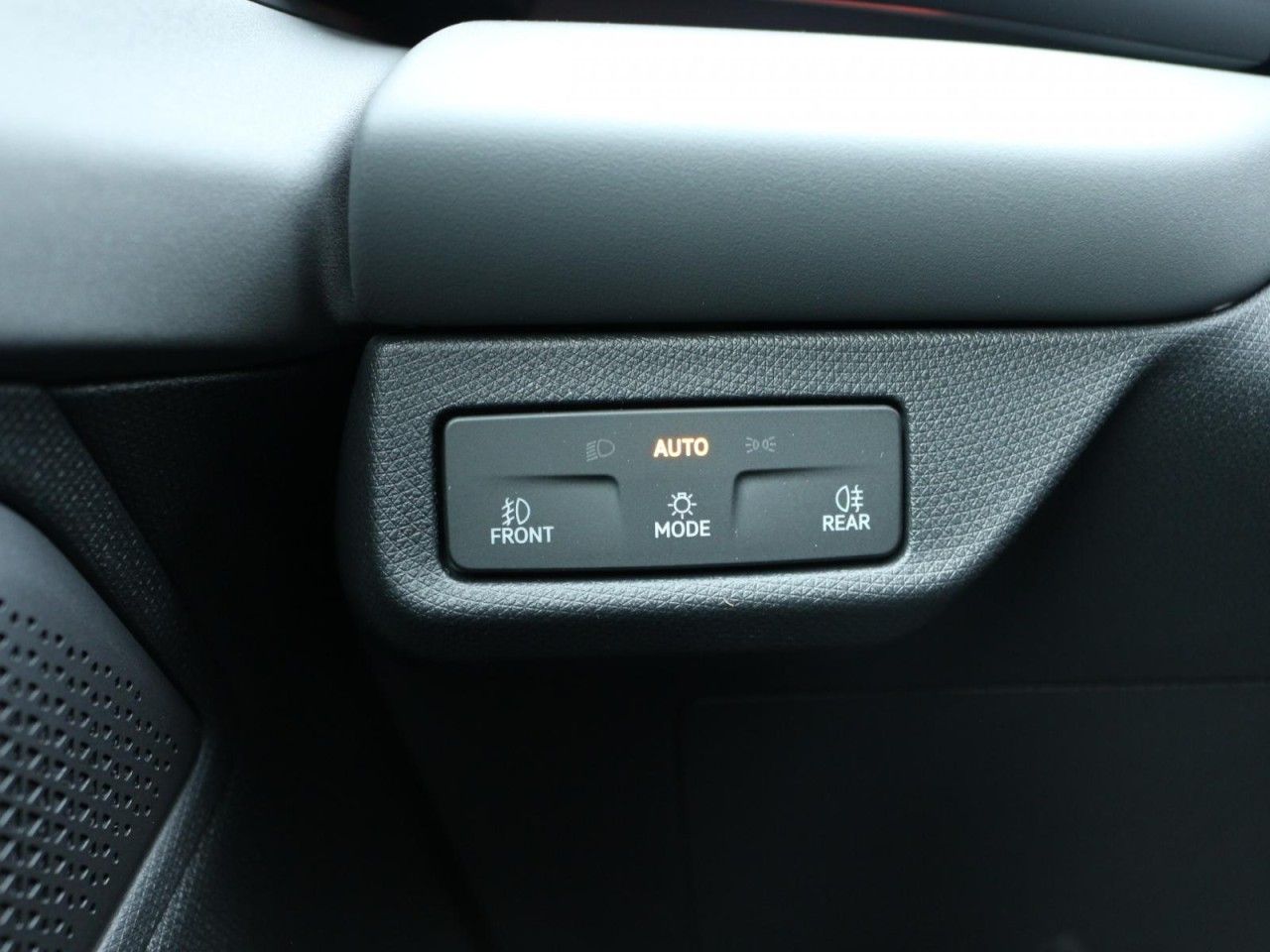 Fahrzeugabbildung CUPRA Terramar VZ 1.5 e-Hybrid DSG