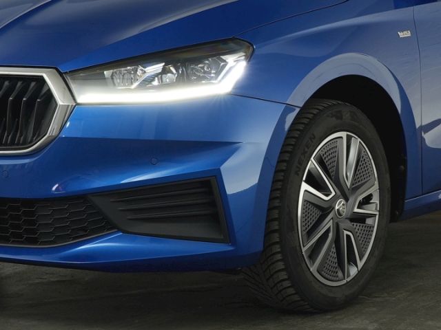 Fabia TOUR TSI+LED LICHT+PARKPILOT VO+HI+SITZHEI