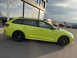 Skoda Octavia Combi 2.0 TSI RS Pano 360° Keyle. Canton - Skoda Octavia: Grün, RS