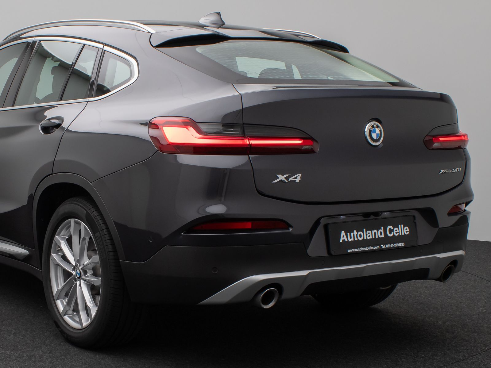 Fahrzeugabbildung BMW X4 xD30i xLine Panorama Kamera HUD HiFi DisplKey