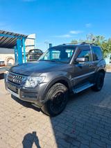 Mitsubishi Pajero 3,2 DI-D 4WD Final Edition Automatik - Mitsubishi Pajero: 4.4