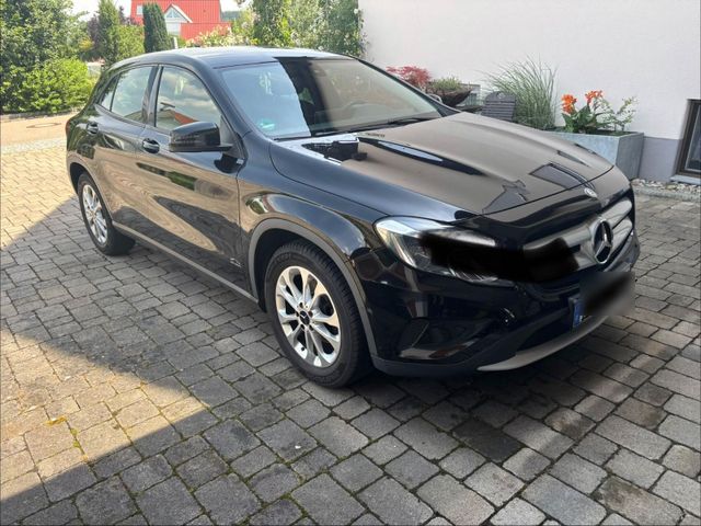 MERCEDES-BENZ Merzedes-Benz GLA 180 / 245G