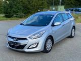Hyundai i30 cw Style 1.6 CRDI TÜV NEU KLIMA AHK - Hyundai i30: Crdi Style
