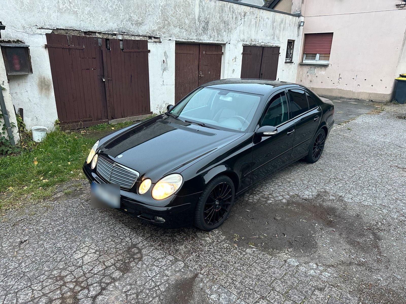 Mercedes-Benz E 220